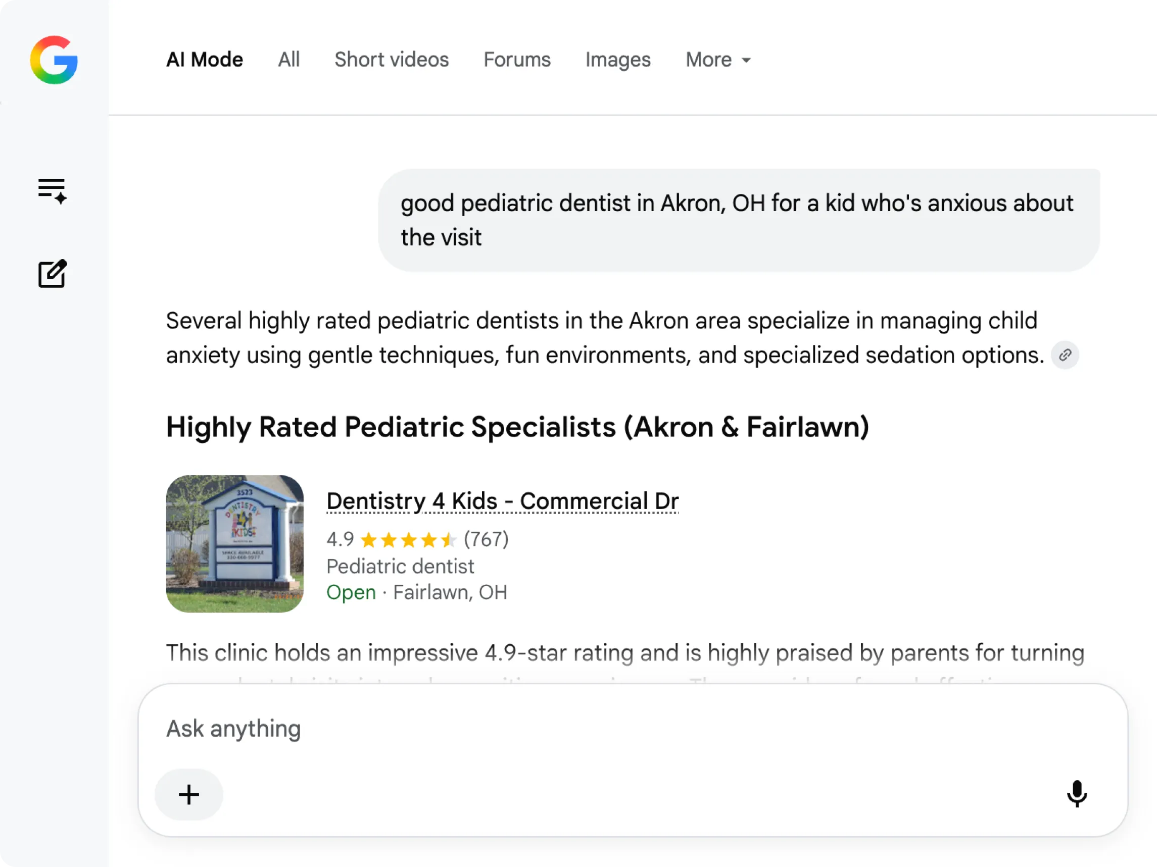 Google AI Mode répondant à la requête « good pediatric dentist in Akron, OH for a kid who's anxious about the visit ». Le résumé IA met en avant des dentistes pédiatriques dans la région d'Akron spécialisés dans l'anxiété des enfants, avec « Dentistry 4 Kids - Commercial Dr » (4,9 étoiles, 767 avis, Fairlawn, OH) comme recommandation principale.